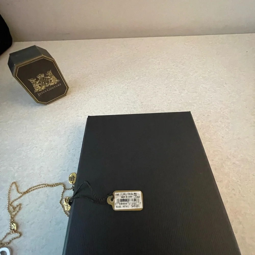 Juicy Couture Peace Sign Necklace with CZ *Brand New with Tags* - Picture 4 of 11